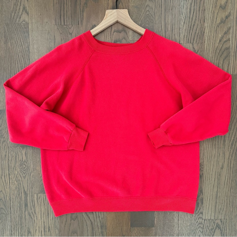 Vintage Crew Neck Raglan Sleeve Sweatshirt in Vibrant Cherry Red Medium